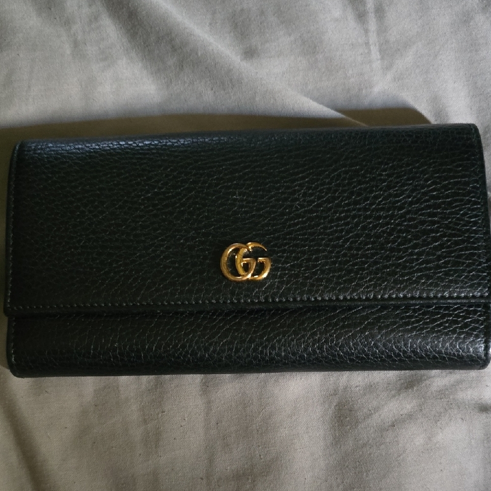 Gucci Black Leather Continental Wallet with Gold GG Logo